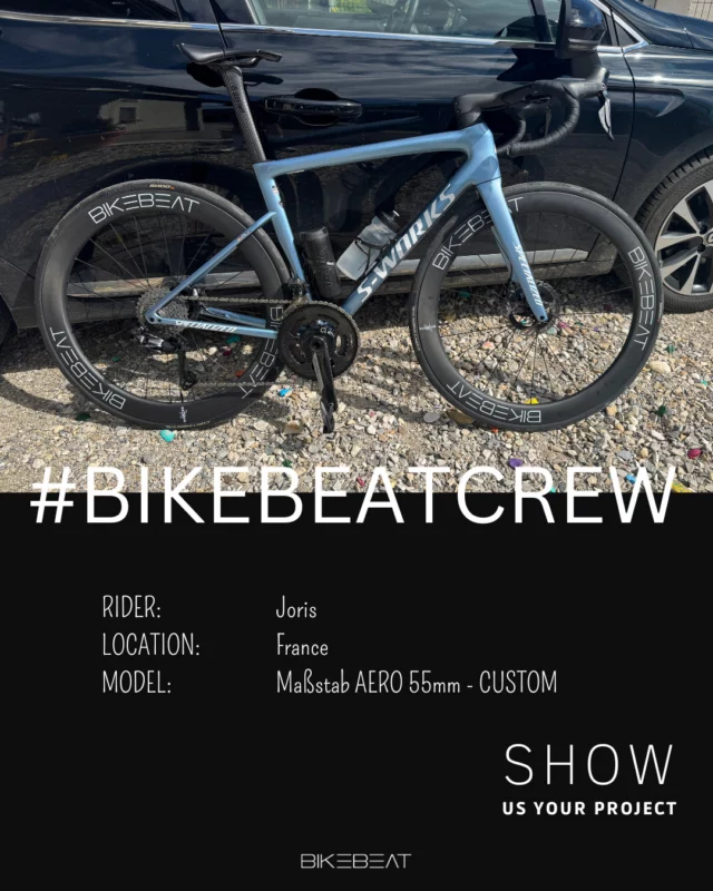 Diese Woche stellen wir euch Joris aus Frankreich und sein schönes S-Works Tarmac SL8 vor. 😍✨⁠
⁠
Joris kam durch Empfehlungen der Rennradszene aus Frankreich auf unsere Laufräder – doch er wollte etwas ganz Besonderes: Den BikeBeat Maßstab AERO 55mm in einer individuellen Custom-Lackierung. Die Vorgabe war klar – maximale Dezenz, mattes Weiß und die persönlichen Initialen als stilles Statement. 💎⁠
⁠
Das Ergebnis? Zeitlos, elegant und absolut stimmig. Eine Optik, die nicht schreit, sondern flüstert – und genau deshalb so viel Eindruck hinterlässt.⁠
⁠
Besonders gefreut hat uns die liebe E-Mail von Joris, in der er schwärmt, wie sensationell die Laufräder performen. Er empfiehlt BikeBeat gerne weiter – und genau so soll es sein! 🙏⁠
⁠
Denn nur so funktioniert BikeBeat: Qualität setzt sich immer durch. Wer einmal unsere Laufräder gefahren ist, bleibt dabei – und das ist das schönste Kompliment, das wir uns vorstellen können. 💨⁠
⁠
➡️ Danke, Joris, für dein Vertrauen, das tolle Bild und deine herzlichen Worte! Wir freuen uns auf viele weitere gemeinsame Kilometer. 🚀⁠
⁠
👉 Mehr Infos findet ihr auf www.bikebeat.de⁠
⁠
-------------------------⁠
⁠
🚴‍♂️ Bike Feature Time! 🔥⁠
⁠
This week, we're introducing Joris from France and his beautiful S-Works Tarmac SL8. 😍✨⁠
⁠
Joris discovered our wheels through recommendations within the French road cycling scene – and he wanted something truly special: the BikeBeat Maßstab AERO 55mm in a custom finish. The brief was clear – maximum understatement, matte white, and his personal initials as a subtle statement. 💎⁠
⁠
The result? Timeless, elegant, and perfectly coherent. A look that doesn't shout, but whispers – and that's exactly why it leaves such a lasting impression.⁠
⁠
We were especially touched by Joris's kind email, in which he raves about how sensationally the wheels perform. He's more than happy to recommend BikeBeat – and that's exactly how it should be! 🙏⁠
⁠
Because that's the BikeBeat way: quality always prevails. Once you've ridden our wheels, you stay with them – and that is the finest compliment we could ever receive. 💨⁠
⁠
➡️ Thank you, Joris, for your trust, the wonderful photo, and your warm words! ⁠