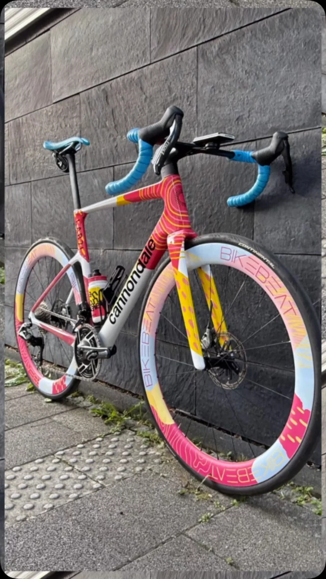 One of our most creative projects yet. The Cannondale LAB71 SuperSix EVO of our customer Bernd. What a bike, what a look. Your bike - your style #bikebeat #cannondale #customdesigned #roadbikeporn